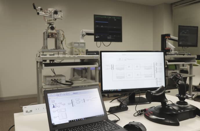 HIROSHIMA UNIVERSITY - Digital twin for evaluating new control designs