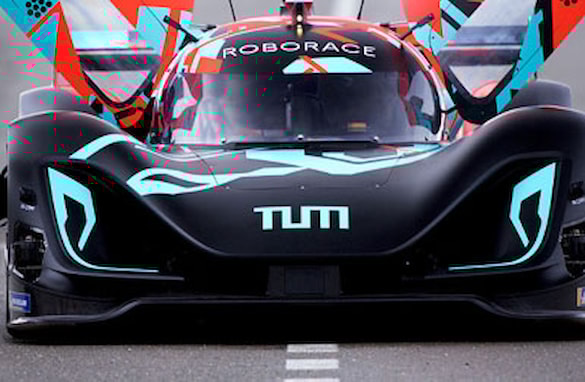 A Real-Time Simulation Environment for Autonomous Vehicles in Highly Dynamic Driving Scenarios